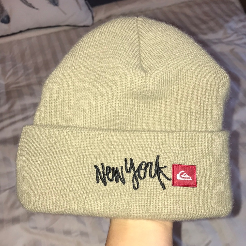 NWOT Quiksilver beanie
